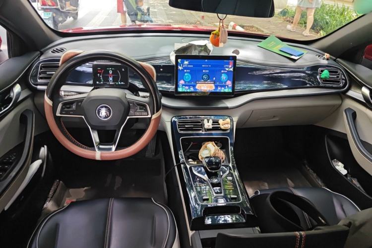 Used BYD Qin PLUS 2021 DM-i 55KM Flagship Model Center Console