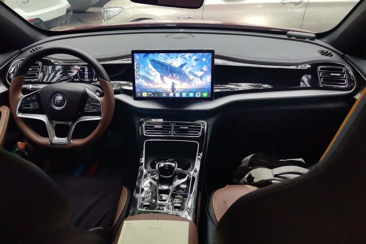 Used BYD Qin PLUS 2021 DM-i 120KM Flagship Model Center Console