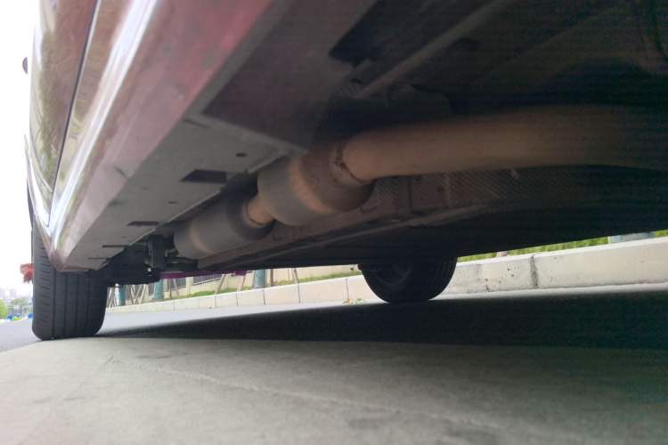 Used BYD Qin PLUS 2021 DM-i 120KM Flagship Model Chassis Front Right