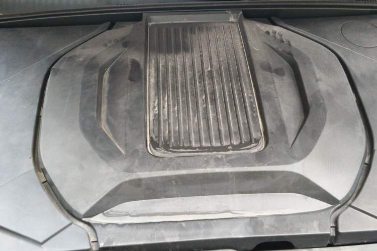 Used BYD Qin PLUS 2021 EV 500KM Luxury Model Engine Bay