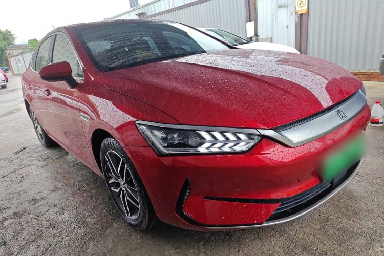 Used BYD Qin PLUS 2021 EV 500KM Luxury Model Front Right 45 Deg