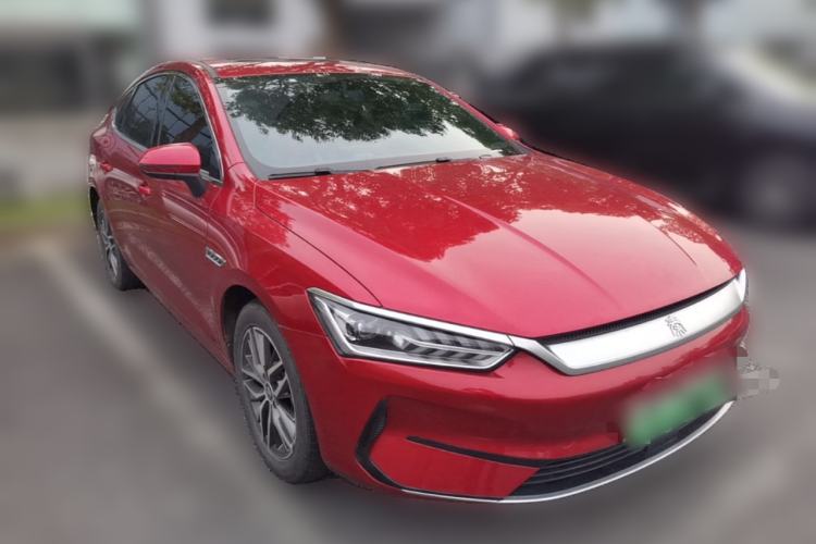 Used BYD Qin PLUS 2021 EV 500KM Luxury Model Front Right 45 Deg