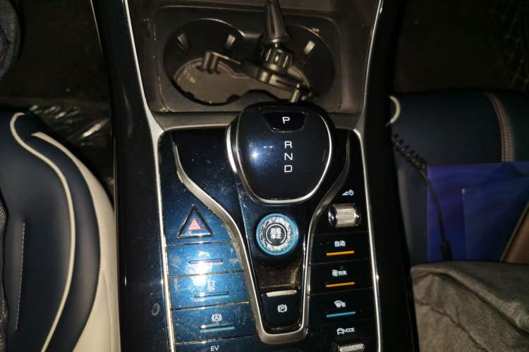 Used BYD Qin PLUS 2021 DM-i 120KM Prestige Model Gear Lever