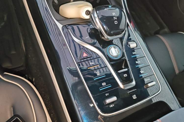 Used BYD Qin PLUS 2021 DM-i 55KM Flagship Model Gear Lever