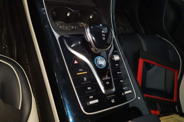 Used BYD Qin PLUS 2021 EV 400KM Luxury Model Gear Lever