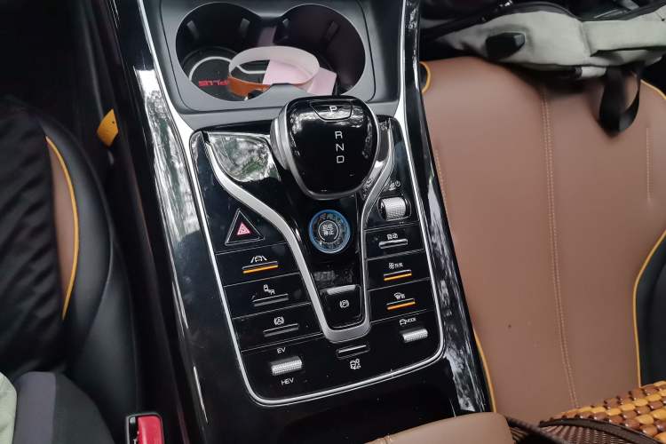 Used BYD Qin PLUS 2021 DM-i 120KM Flagship Model Gear Lever