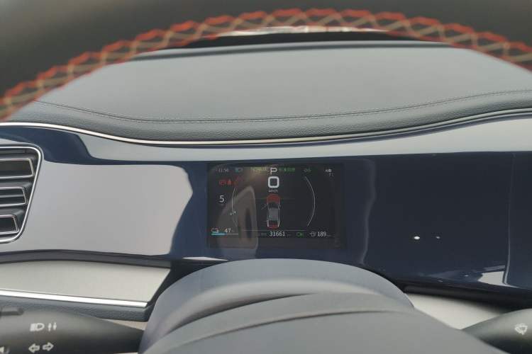 Used BYD Qin PLUS 2021 EV 400KM Luxury Model Instrument Cluster