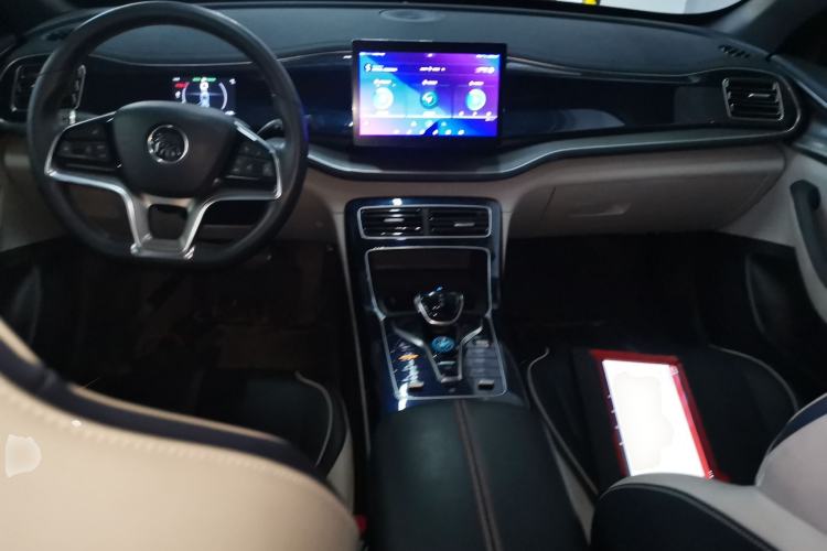 Used BYD Qin PLUS 2021 EV 400KM Luxury Model Interior 2