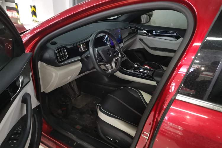 Used BYD Qin PLUS 2021 EV 400KM Luxury Model Interior 3