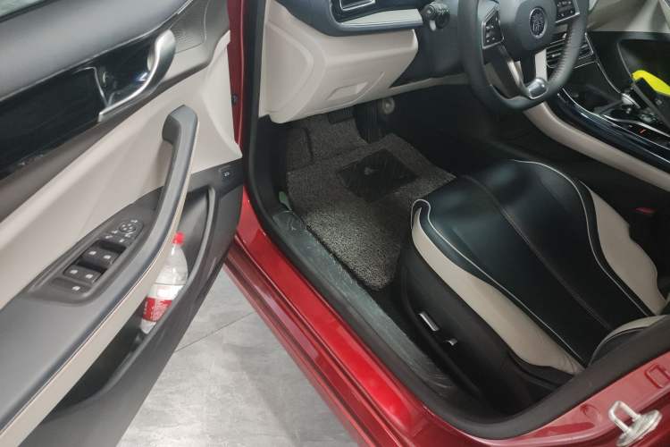 Used BYD Qin PLUS 2021 DM-i 55KM Flagship Model Interior 3