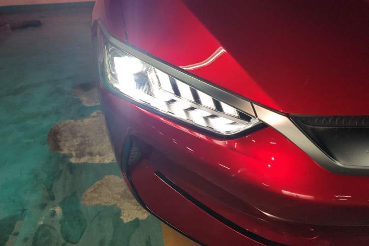 Used BYD Qin PLUS 2021 EV 400KM Luxury Model Right Front Headlight