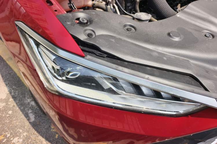 Used BYD Qin PLUS 2021 DM-i 120KM Prestige Model Right Front Headlight