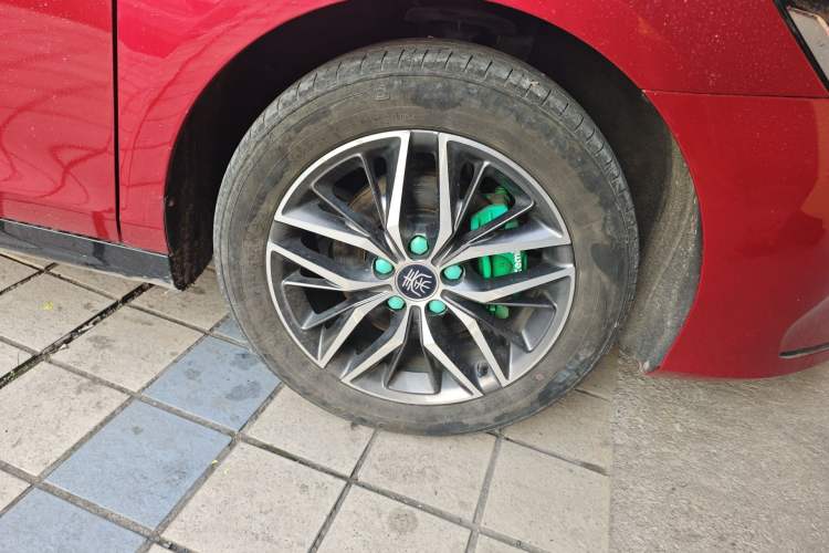 Used BYD Qin PLUS 2021 DM-i 120KM Flagship Model Right Front Wheel Hub