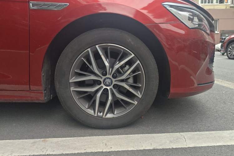 Used BYD Qin PLUS 2021 DM-i 120KM Prestige Model Right Front Wheel Hub