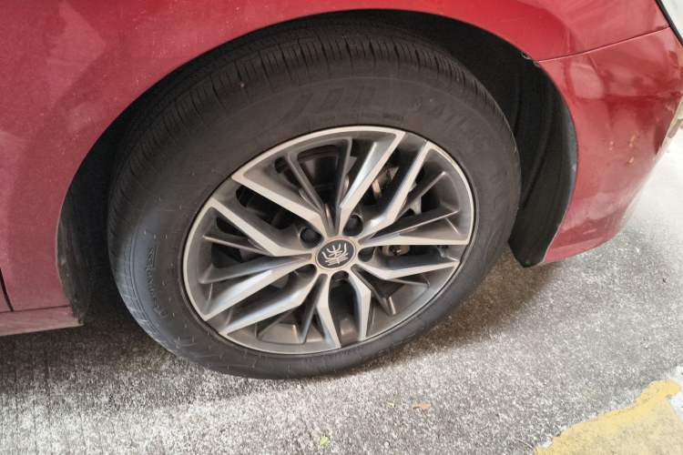 Used BYD Qin PLUS 2021 DM-i 120KM Prestige Model Right Front Wheel Hub