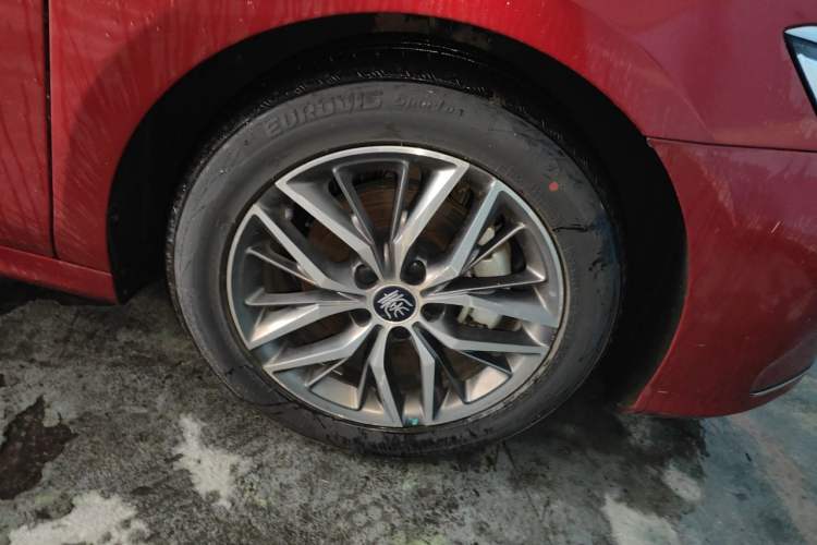 Used BYD Qin PLUS 2021 DM-i 55KM Flagship Model Right Front Wheel Hub