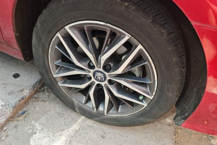 Used BYD Qin PLUS 2021 DM-i 55KM Flagship Model Right Front Wheel Hub