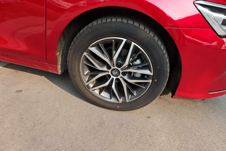 Used BYD Qin PLUS 2021 DM-i 120KM Prestige Model Right Front Wheel Hub