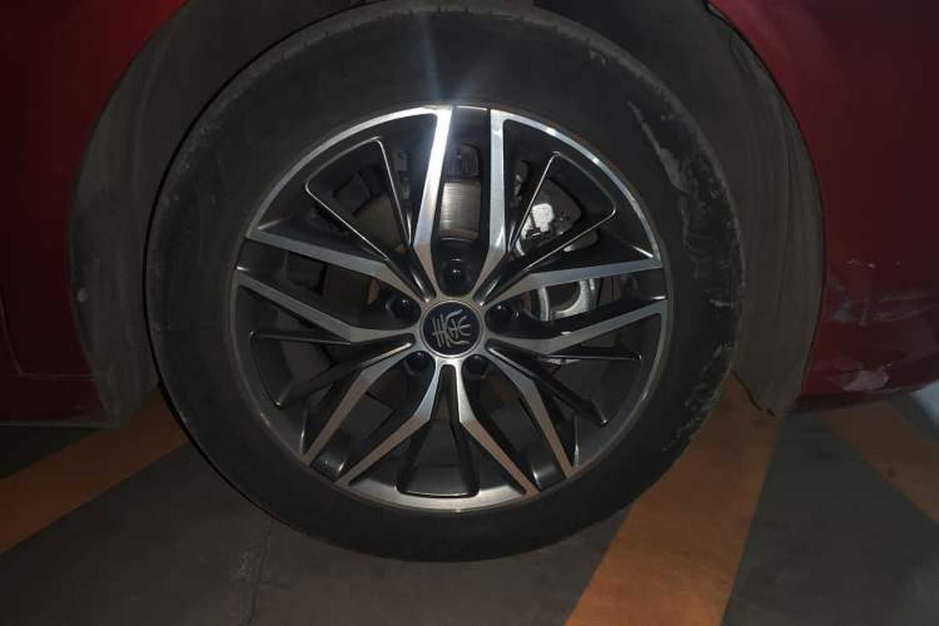 Used BYD Qin PLUS 2021 DM-i 55KM Flagship Model Right Front Wheel Hub