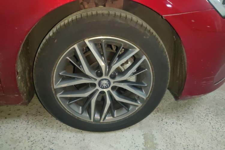Used BYD Qin PLUS 2021 DM-i 120KM Flagship Model Right Front Wheel Hub