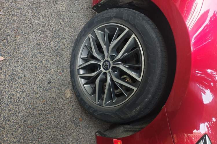 Used BYD Qin PLUS 2021 DM-i 55KM Flagship Model Right Front Wheel Hub