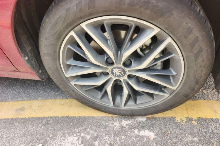 Used BYD Qin PLUS 2021 DM-i 120KM Prestige Model Right Front Wheel Hub