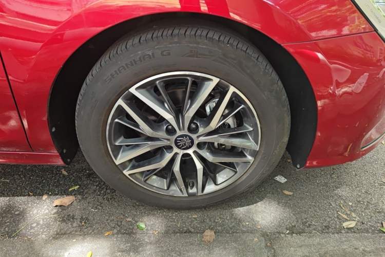 Used BYD Qin PLUS 2021 DM-i 55KM Flagship Model Right Front Wheel Hub
