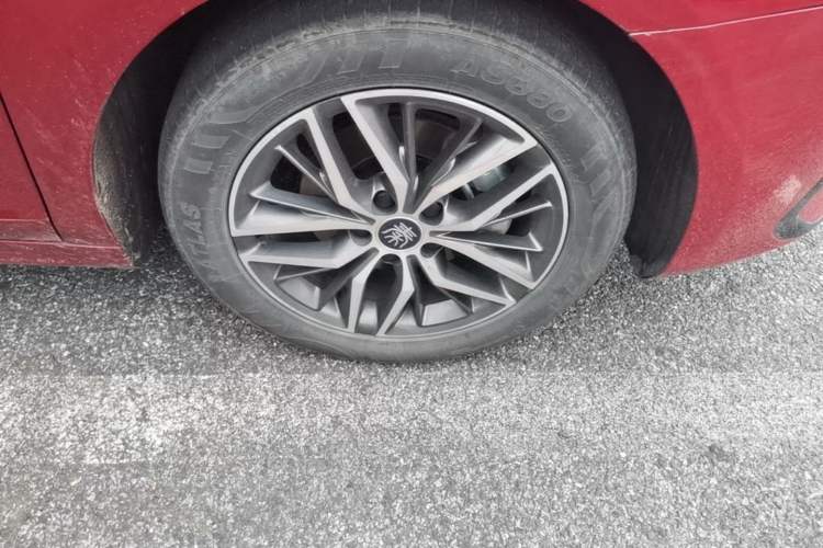 Used BYD Qin PLUS 2021 EV 500KM Luxury Model Right Front Wheel Hub