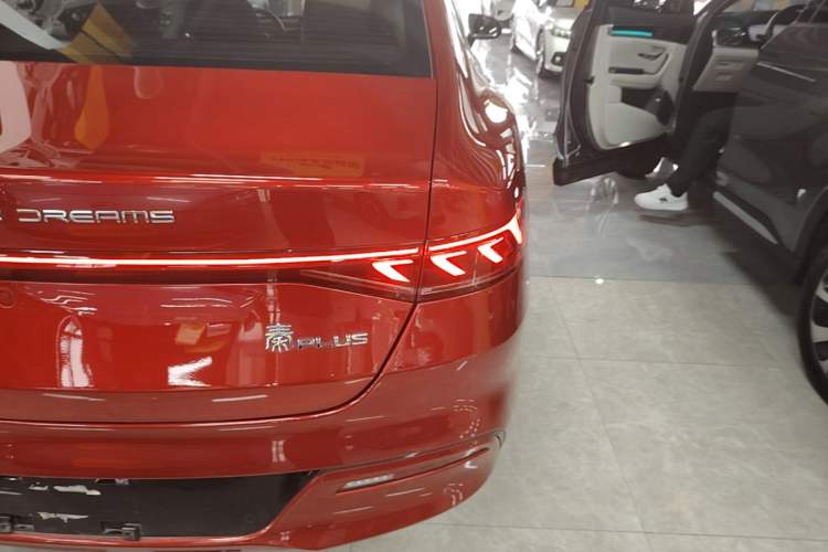 Used BYD Qin PLUS 2021 EV 500KM Premium Model Right Rear Taillight