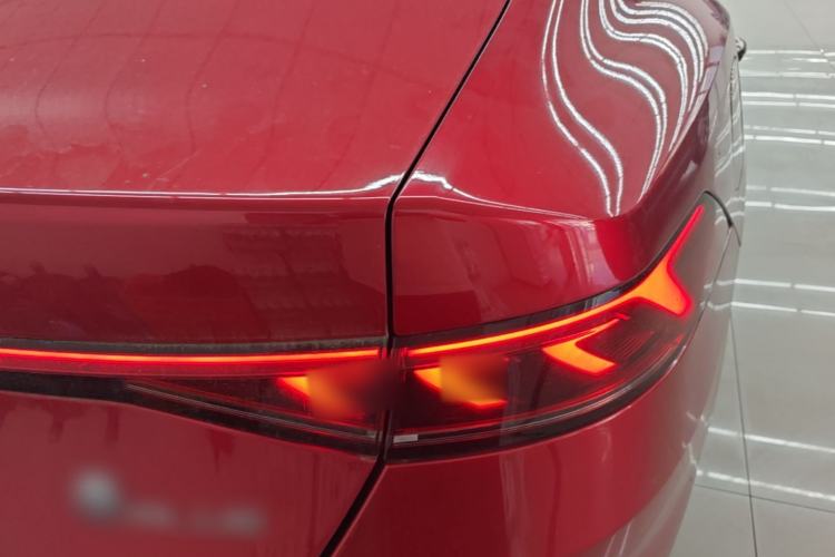 Used BYD Qin PLUS 2021 EV 500KM Luxury Model Right Rear Taillight