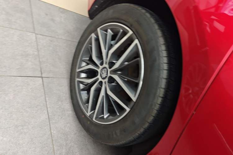 Used BYD Qin PLUS 2021 DM-i 55KM Flagship Model Right Rear Wheel Hub