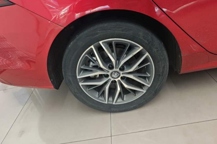 Used BYD Qin PLUS 2021 EV 500KM Luxury Model Right Rear Wheel Hub