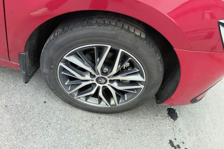 Used BYD Qin PLUS 2021 EV 500KM Luxury Model Right Rear Wheel Hub