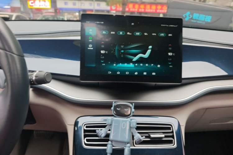 Used BYD Qin PLUS 2021 EV 400KM Luxury Model Audio And AC Panel