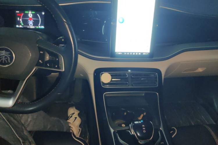 Used BYD Qin PLUS 2021 DM-i 55KM Flagship Model Audio And AC Panel