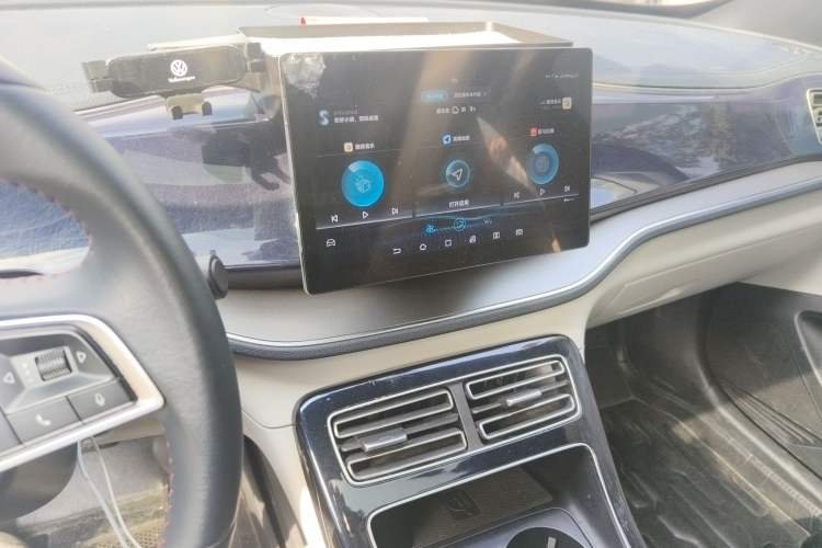 Used BYD Qin PLUS 2021 DM-i 55KM Flagship Model Audio And AC Panel