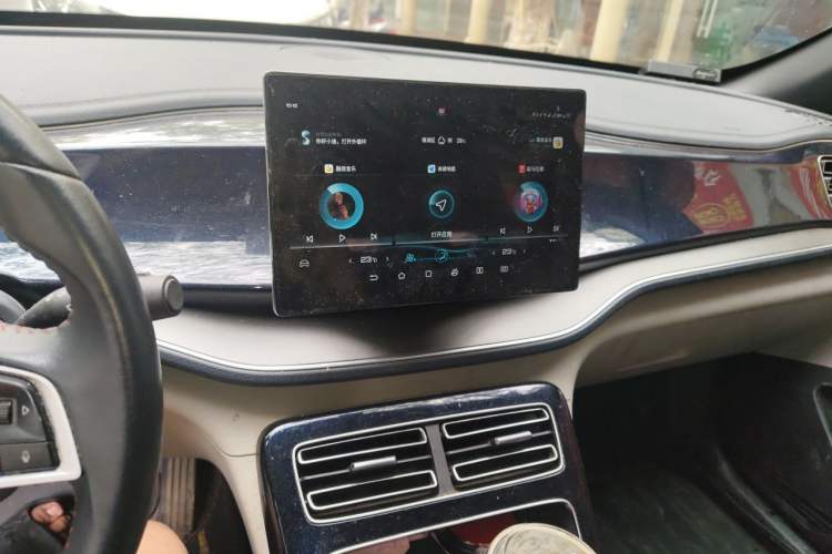 Used BYD Qin PLUS 2021 DM-i 55KM Flagship Model Audio And AC Panel