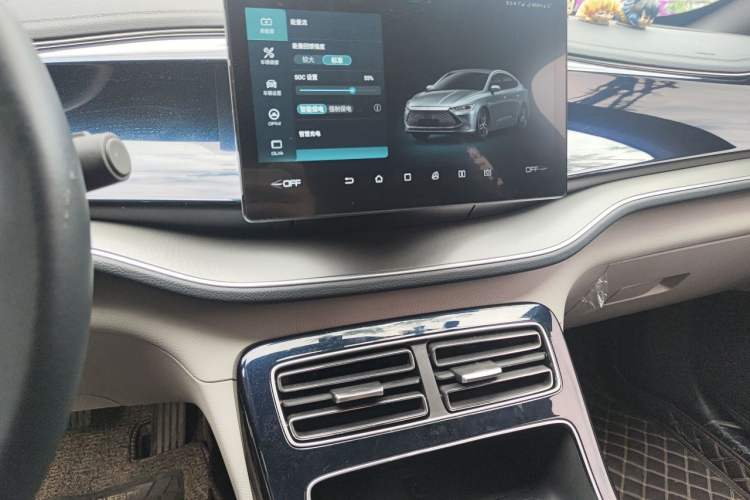Used BYD Qin PLUS 2021 DM-i 55KM Flagship Model Audio And AC Panel