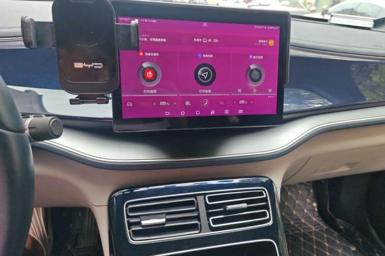 Used BYD Qin PLUS 2021 EV 500KM Luxury Model Audio And AC Panel