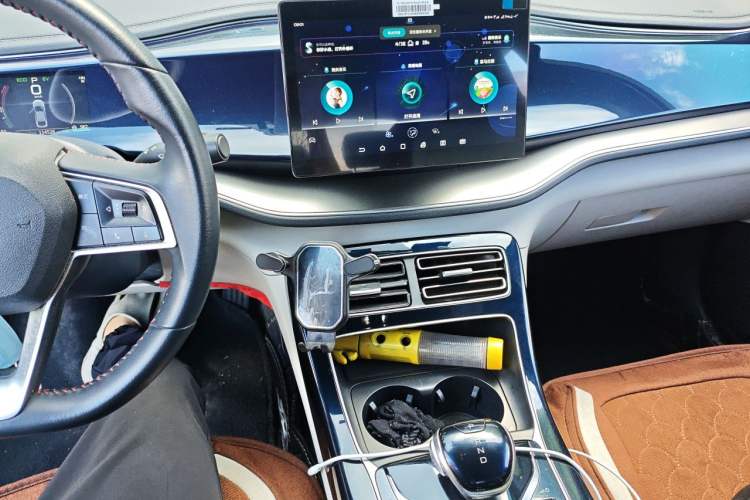 Used BYD Qin PLUS 2021 DM-i 55KM Flagship Model Audio And AC Panel
