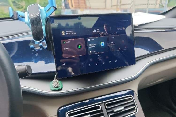 Used BYD Qin PLUS 2021 DM-i 55KM Flagship Model Audio And AC Panel