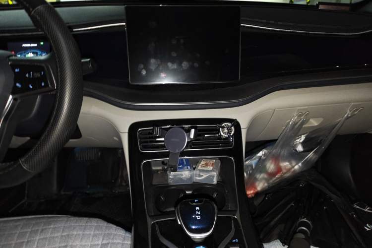 Used BYD Qin PLUS 2021 DM-i 55KM Flagship Model Audio And AC Panel