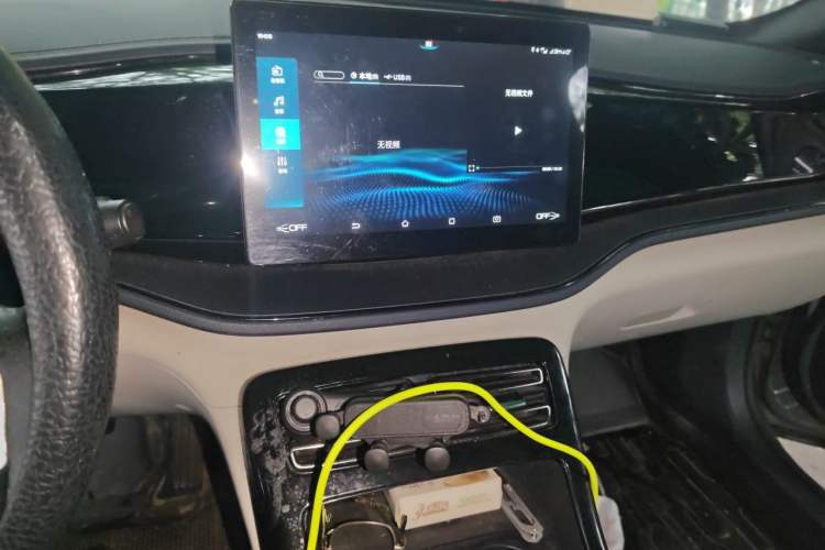 Used BYD Qin PLUS 2021 DM-i 55KM Prestige Model Audio And AC Panel