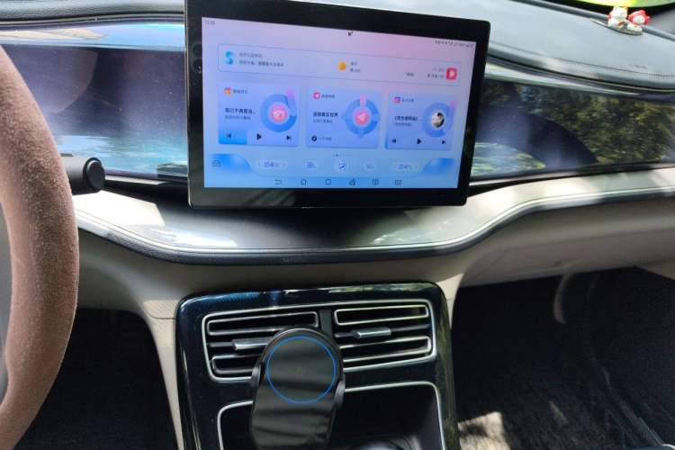 Used BYD Qin PLUS 2021 DM-i 55KM Flagship Model Audio And AC Panel