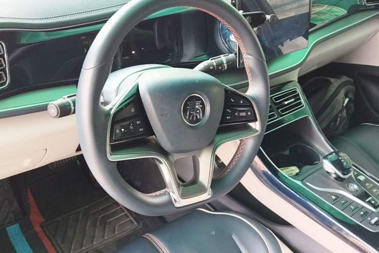 Used BYD Qin PLUS 2021 EV 500KM Luxury Model Center Console