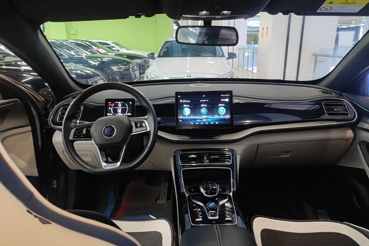 Used BYD Qin PLUS 2021 DM-i 55KM Flagship Model Center Console
