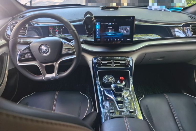 Used BYD Qin PLUS 2021 EV 500KM Luxury Model Center Console