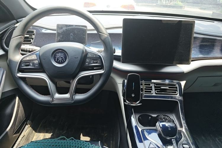 Used BYD Qin PLUS 2021 DM-i 120KM Flagship Model Center Console