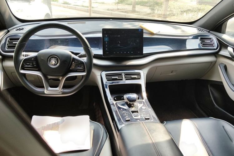 Used BYD Qin PLUS 2021 EV 500KM Luxury Model Center Console