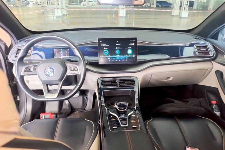 Used BYD Qin PLUS 2021 DM-i 55KM Flagship Model Center Console